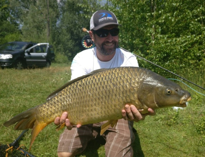 La pesca della carpa in Bretagna La pesca della carpa in Bretagna